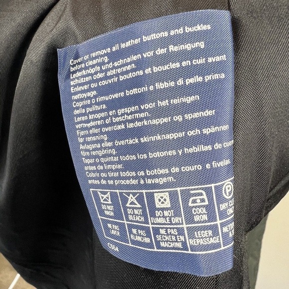 Burberrys of London Black Quilted Jacket Size M Faux Fur Collar - Picture 16 of 16